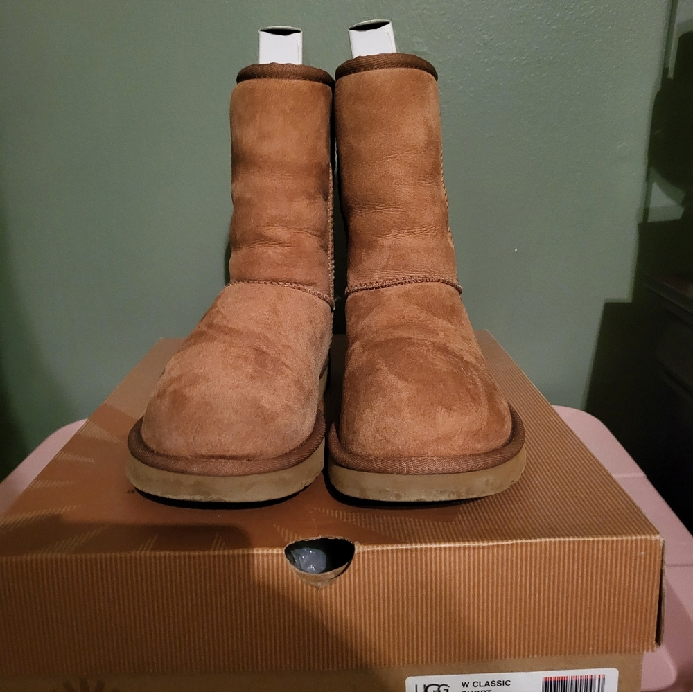 UGG Classic Chestnut Boots - Picture 4 of 4
